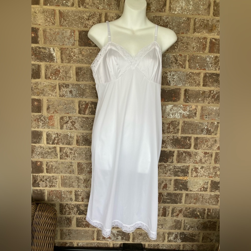 VTG Vanity Fair Womens Full Slip Dress 40 White Nylon Lace Trim Retro 90s Y2K